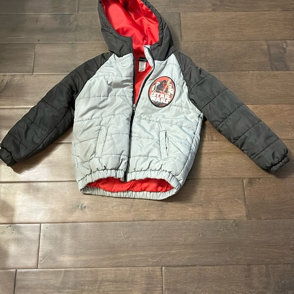 Star Wars Gray and Black Puffer winter Jacket, size 6x - Picture 4 of 10